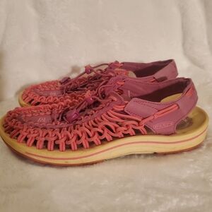 Keen sandals shoes 8.5